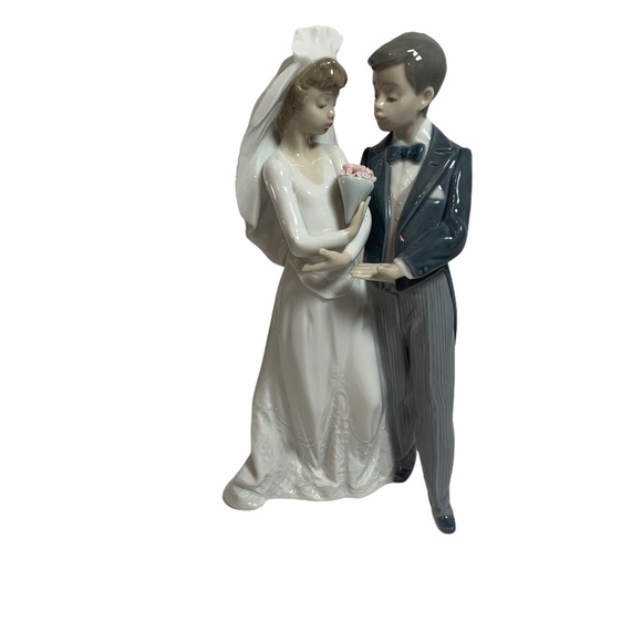 Lladro Other - LLADRO Wedding 8" Cake Top